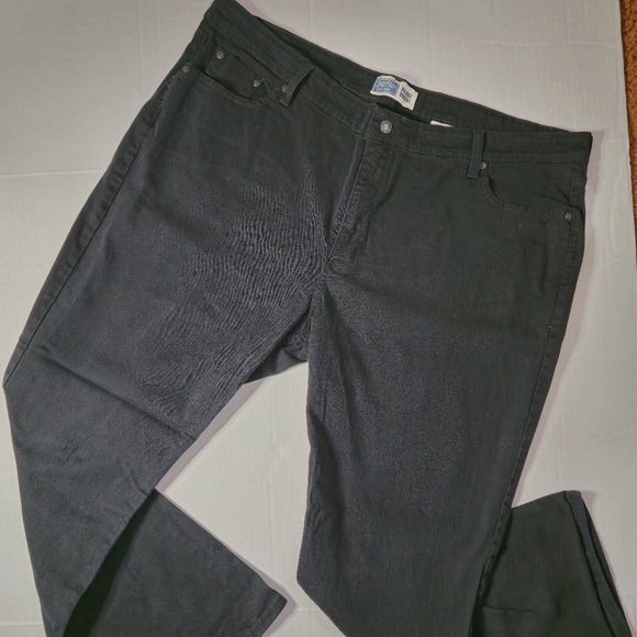 Signature By Levi's Womens Mid Rise Bootcut Jeans Black Stretch Dark Wash  24 - Picture 4 of 10